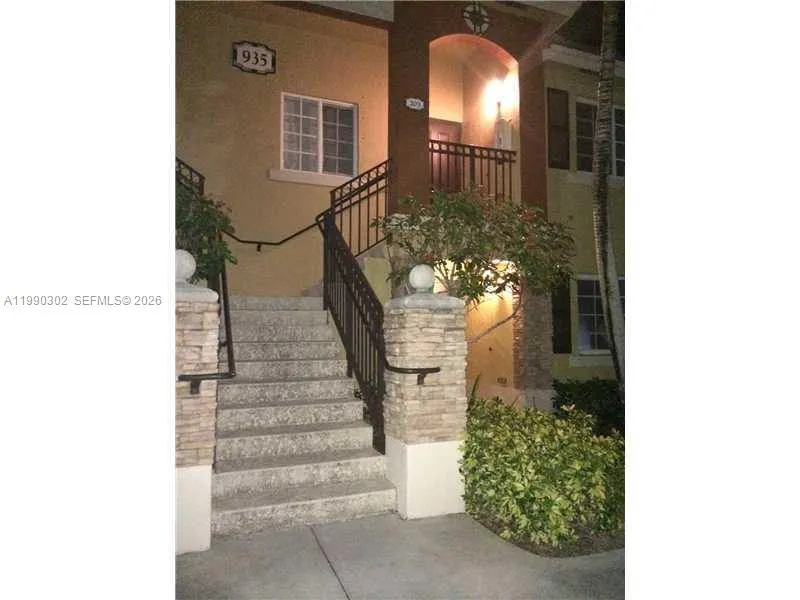 935 NE 33rd Ter # 203, Homestead FL 33033