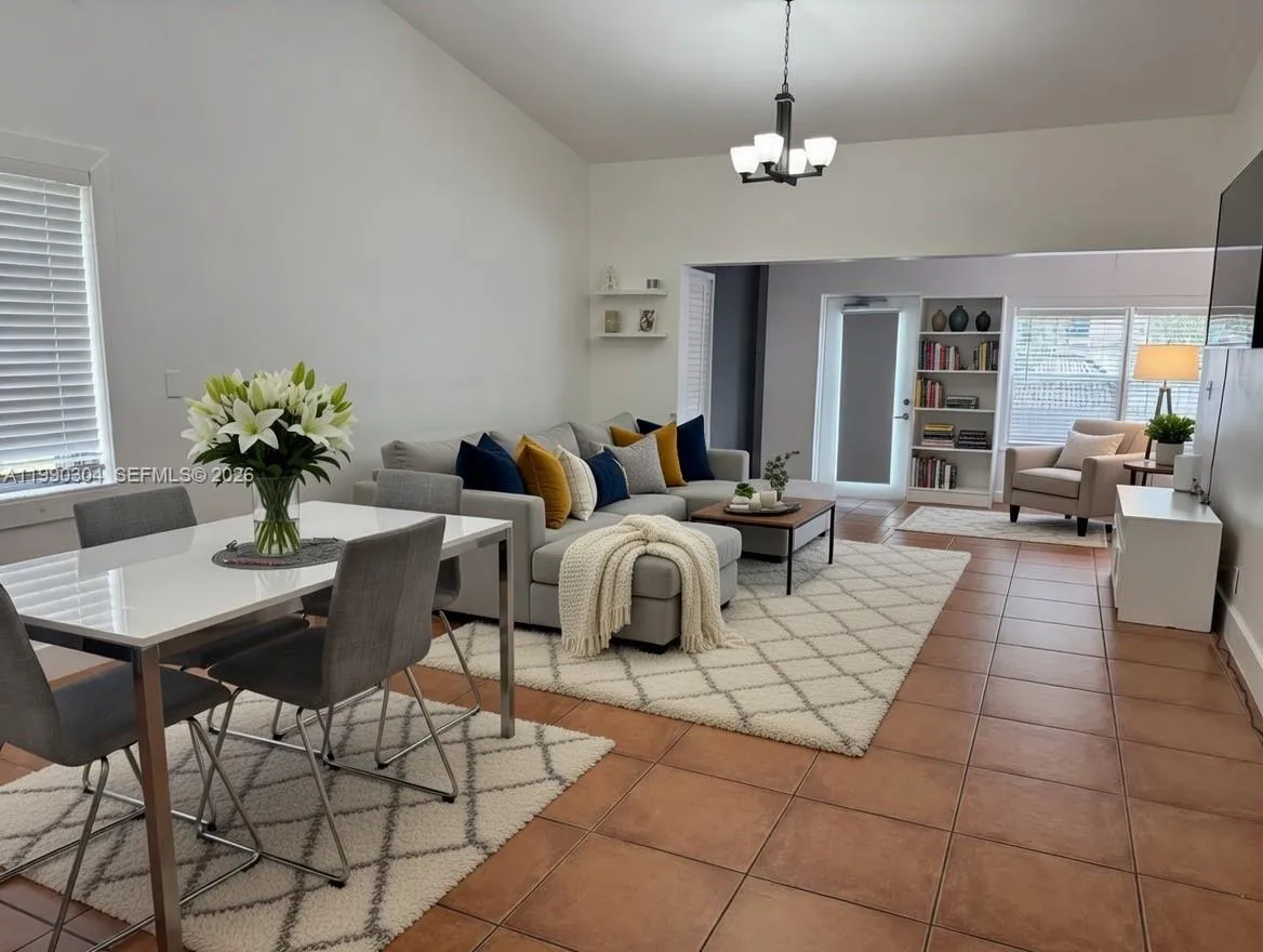 1061 NW 53rd St, Deerfield Beach FL 33064