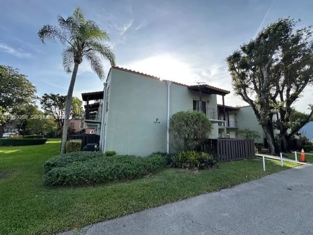 10776 N Kendall Dr # F17, Miami FL 33176