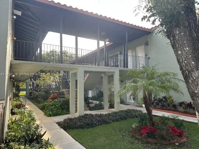 10776 N Kendall Dr # F17, Miami FL 33176