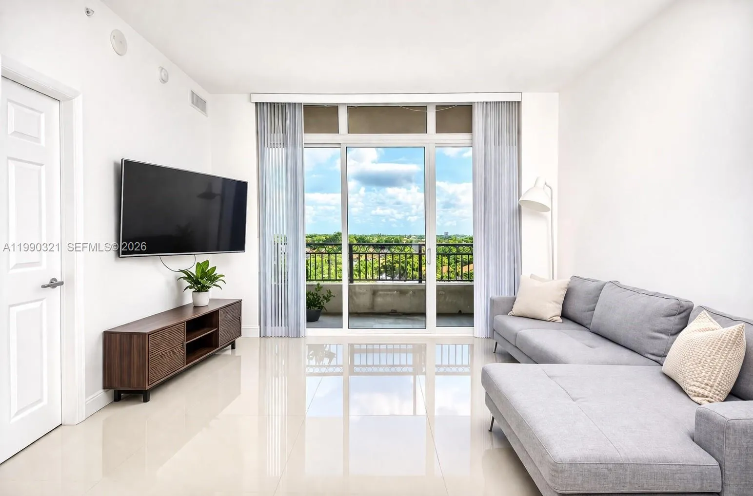 3232 Coral # 605, Miami FL 33145