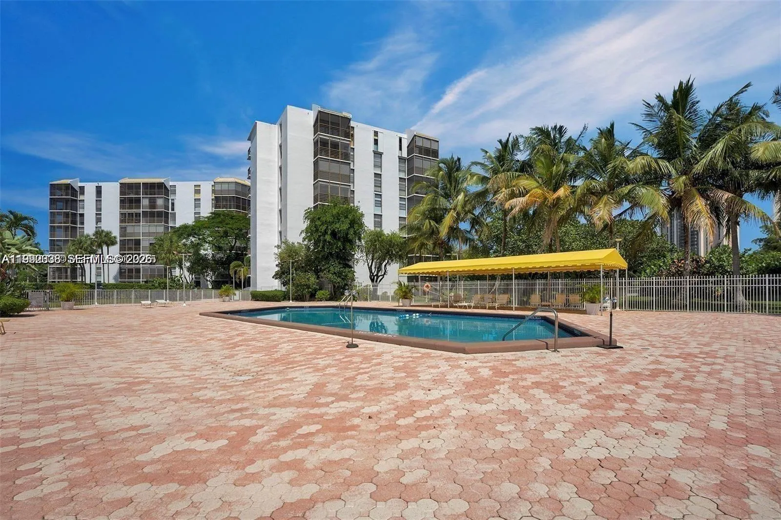 20400 W Country Club Dr # 812, Aventura FL 33180