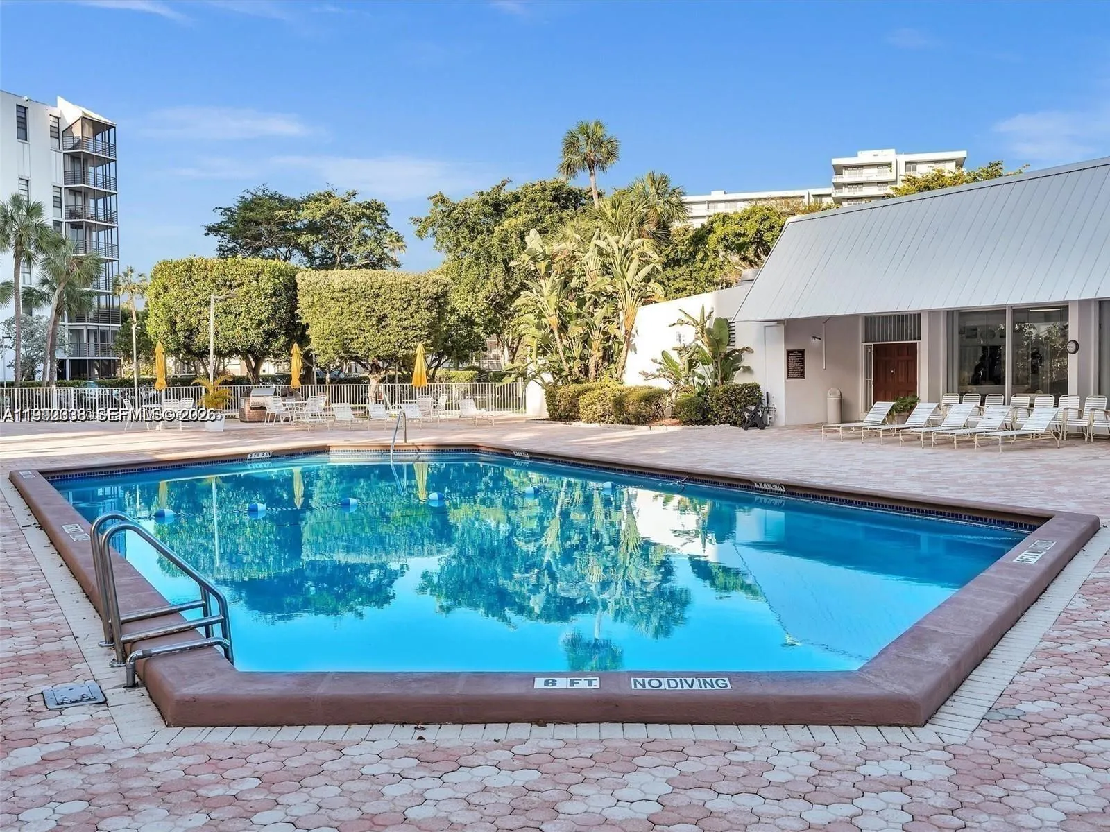 20400 W Country Club Dr # 812, Aventura FL 33180
