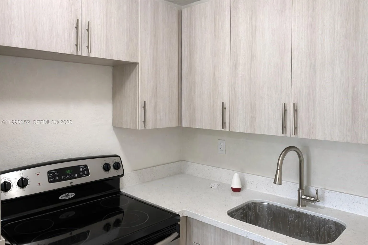 2950 NW 7th Ct, Fort Lauderdale FL 33311