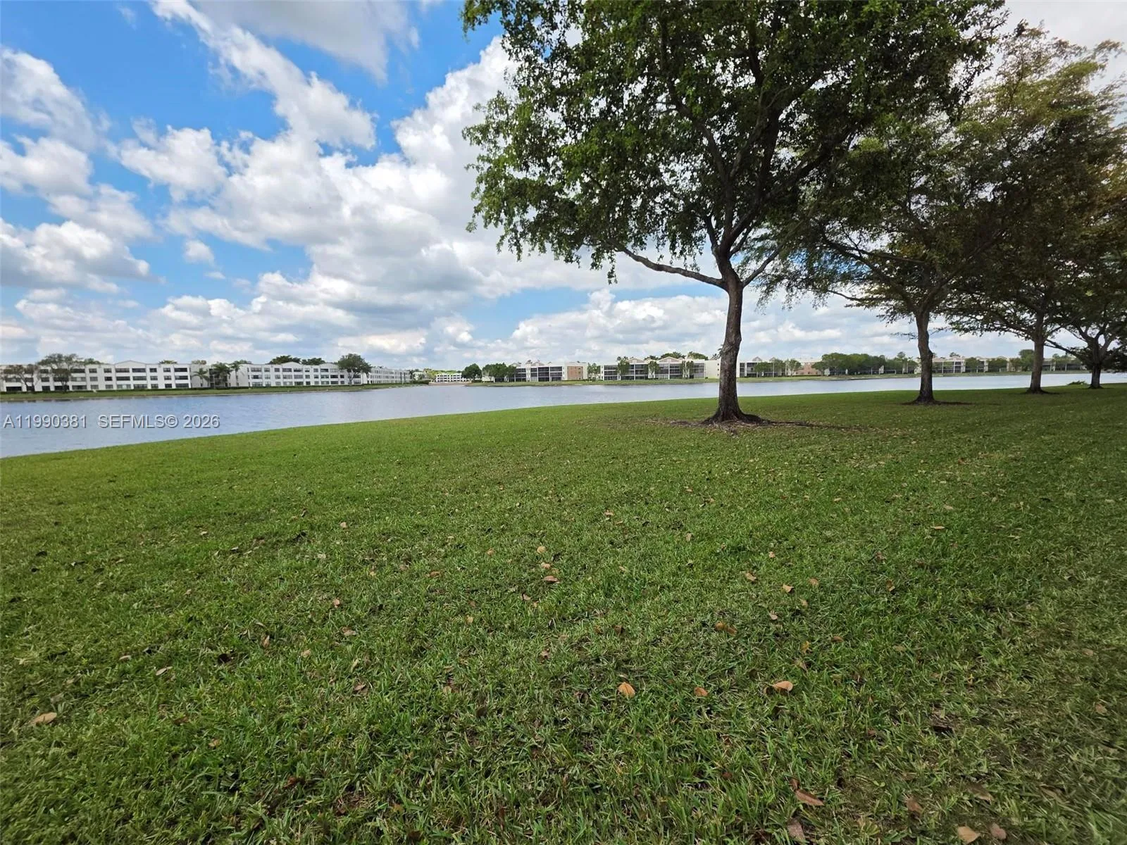 2 bedroom 2 bath for sale at 7611 Southampton Ter # 110, Tamarac FL 33321