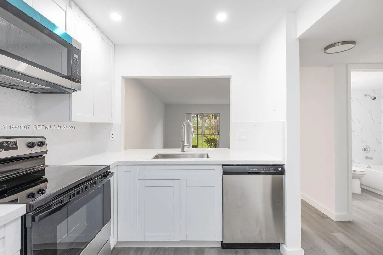 2 bedroom 2 bath for sale at 10330 NW 8th St # 104, Pembroke Pines FL 33026