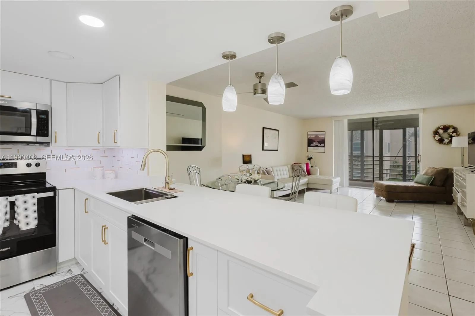 424 SE 10th St # 204, Dania Beach FL 33004