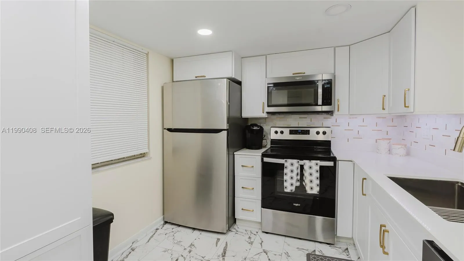 424 SE 10th St # 204, Dania Beach FL 33004