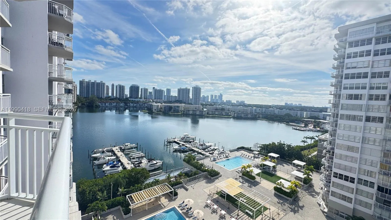 1 bedroom 1 bath for sale at 18061 Biscayne Blvd # 1203, Aventura FL 33160