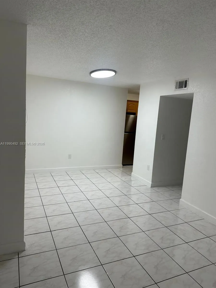2565 W 56th St # 209, Hialeah FL 33016