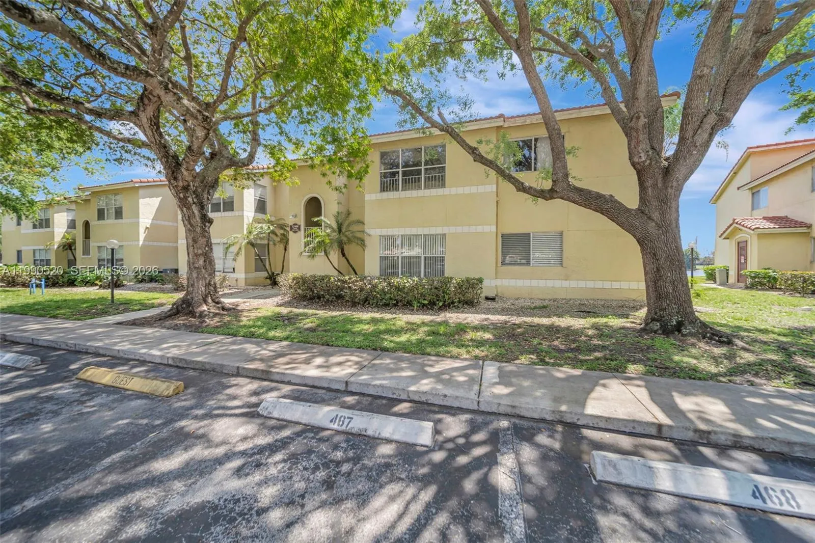 2 bedroom 2 bath for sale at 12400 Vista Isles Dr # 1417, Sunrise FL 33325