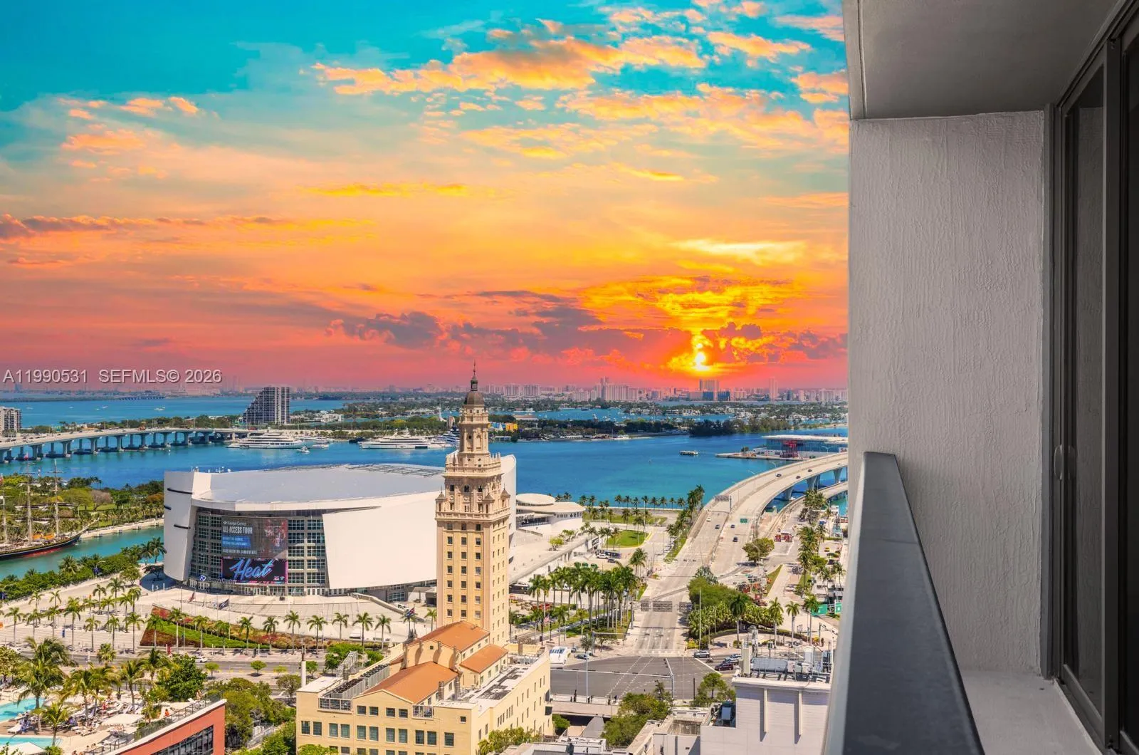 1 bedroom 2 bath for sale at 121 NE 5th St # 2611, Miami FL 33132