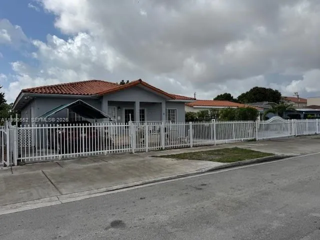 4 bedroom 2 bath for sale at 174 E 15th St, Hialeah FL 33010