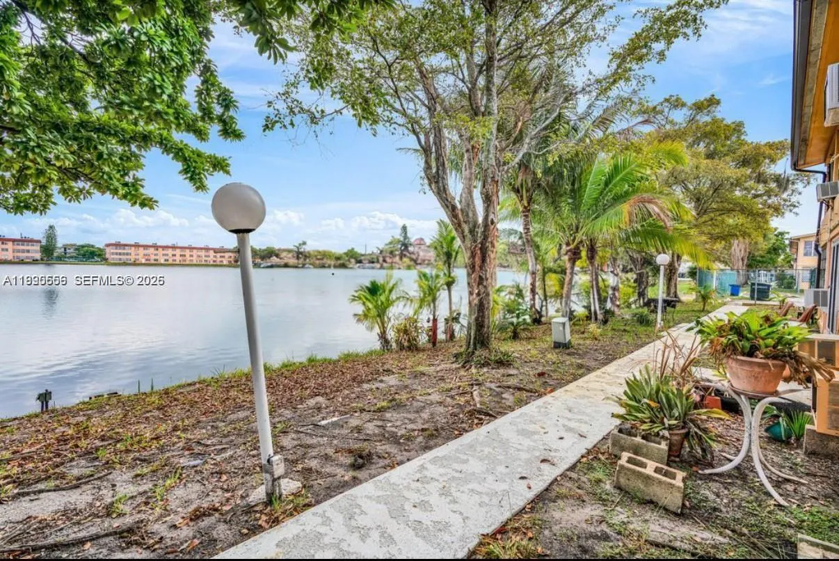 1 bath for sale at 18801 NE 2nd Ave # 1006, Miami FL 33179