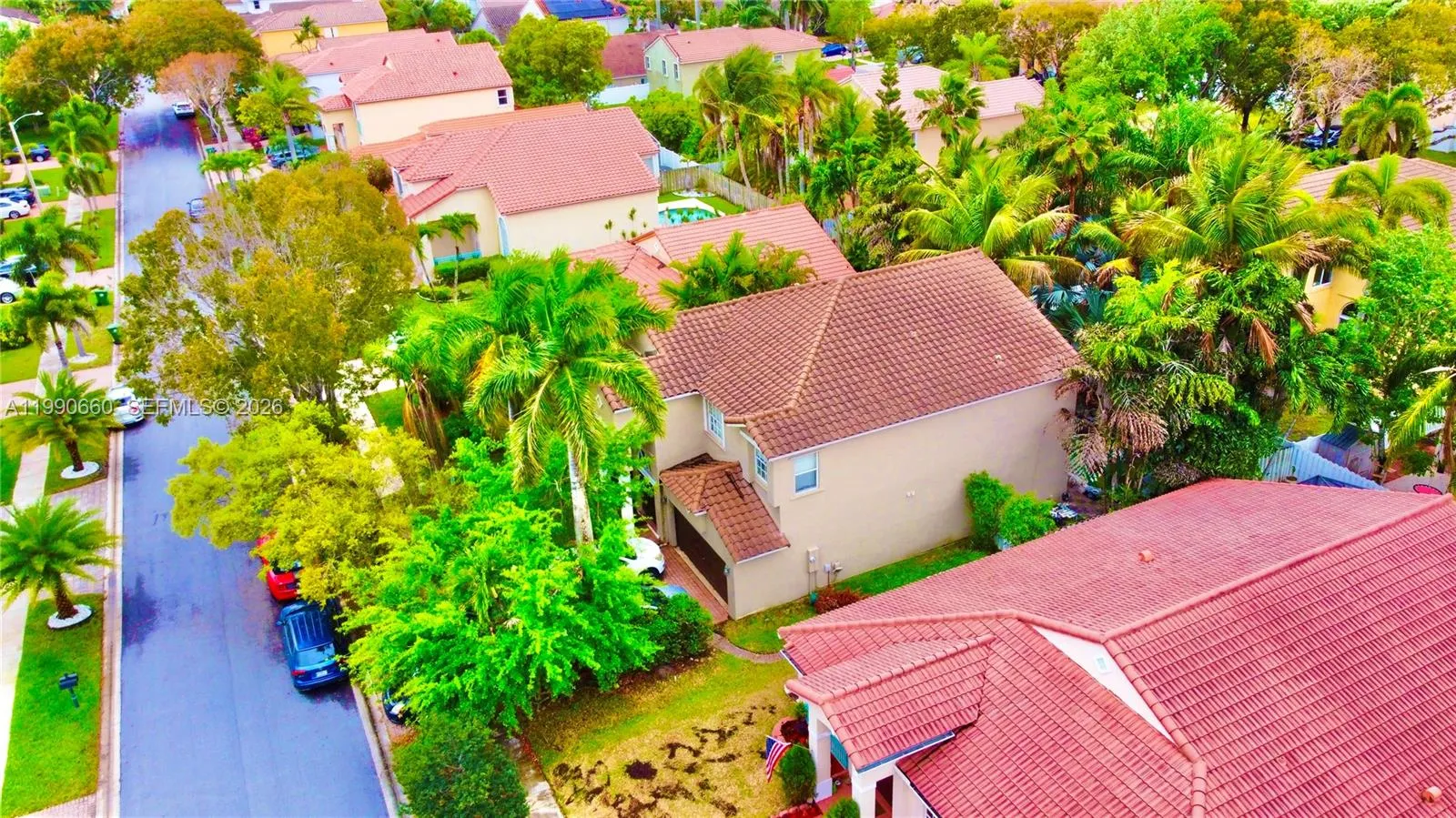 1040 NW 185th Ave, Pembroke Pines FL 33029