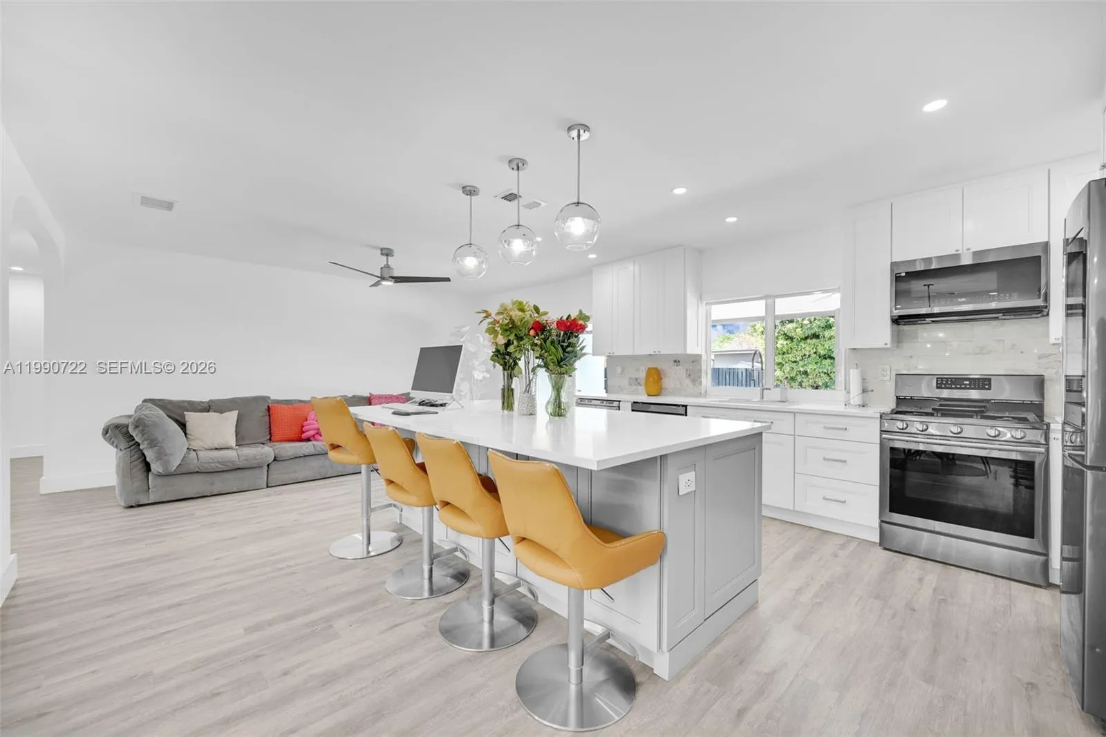 1431 NW 70th Ave, Plantation FL 33313