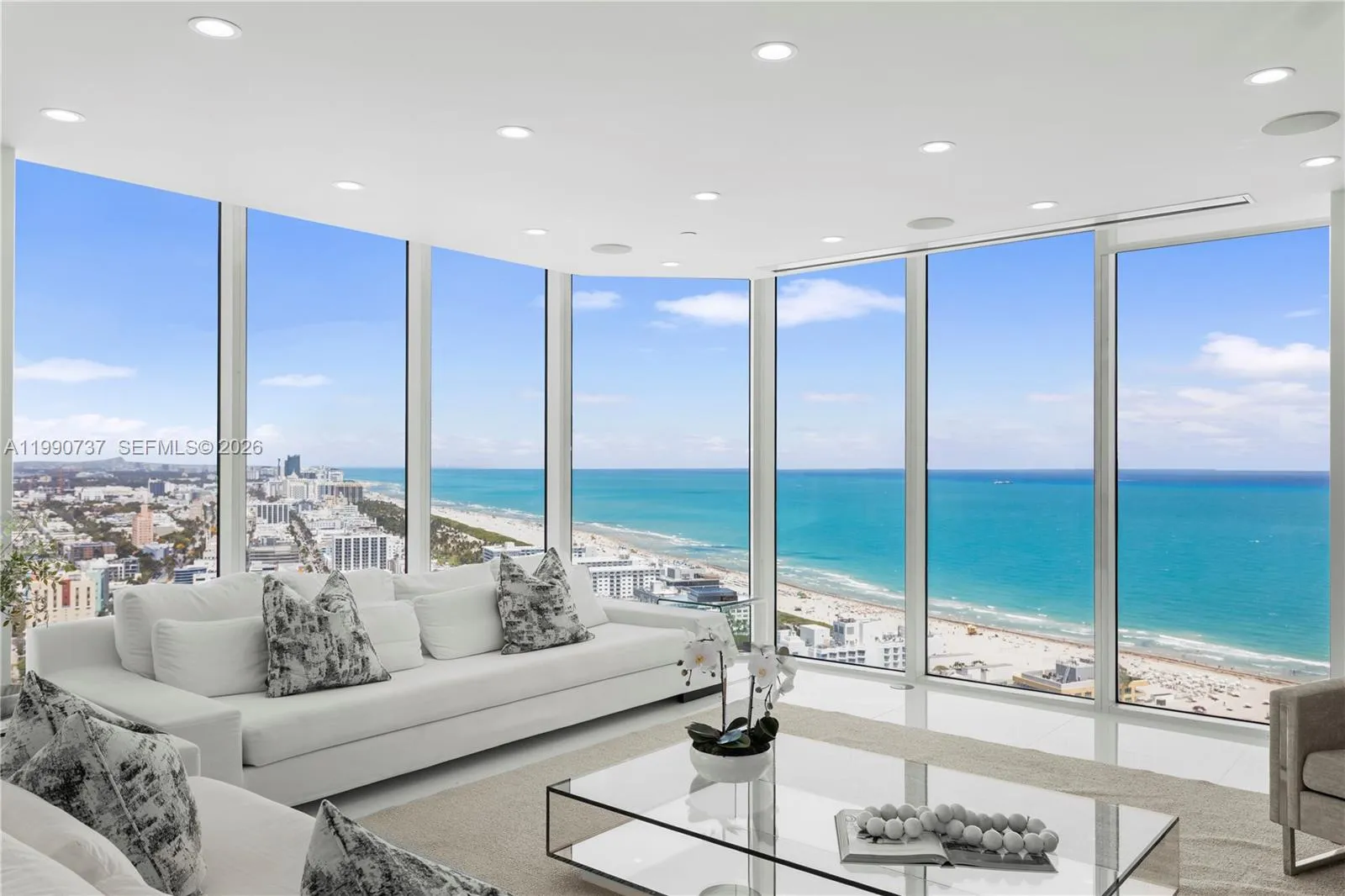 4 bedroom 3 bath for sale at 300 S Pointe Dr # 3405, Miami Beach FL 33139
