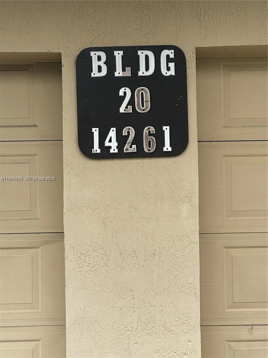 14261 SW 94th Cir Ln UNIT 105-20 # 20, Miami FL 33186