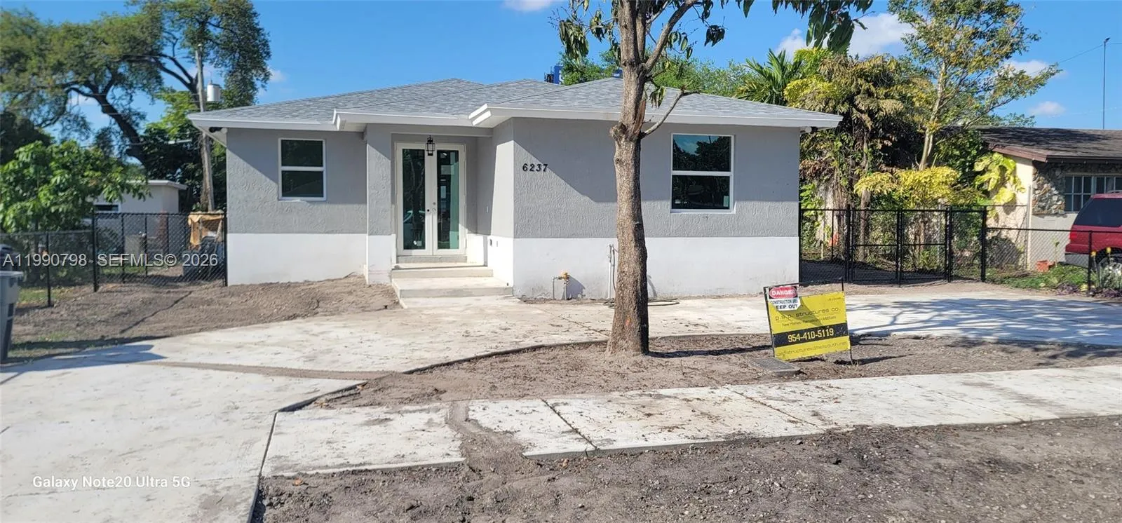 4 bedroom 3 bath for sale at 6237 Lincoln St, Hollywood FL 33024
