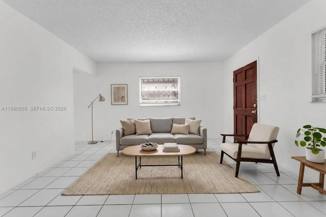 321 SW 1st Ct # 4, Pompano Beach FL 33060