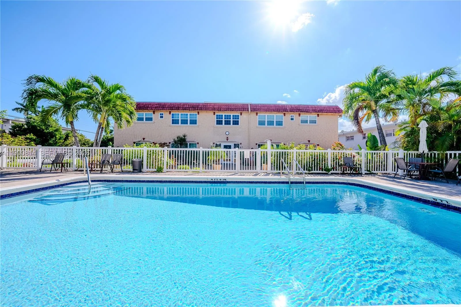 2 bedroom 2 bath for sale at 221 SE 9th Ave # 202, Pompano Beach FL 33060