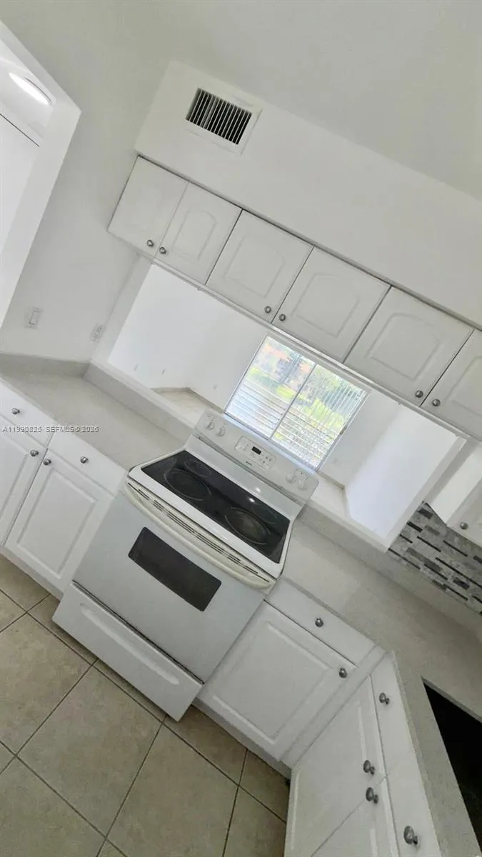 2800 NE 203rd St # 17, Aventura FL 33180