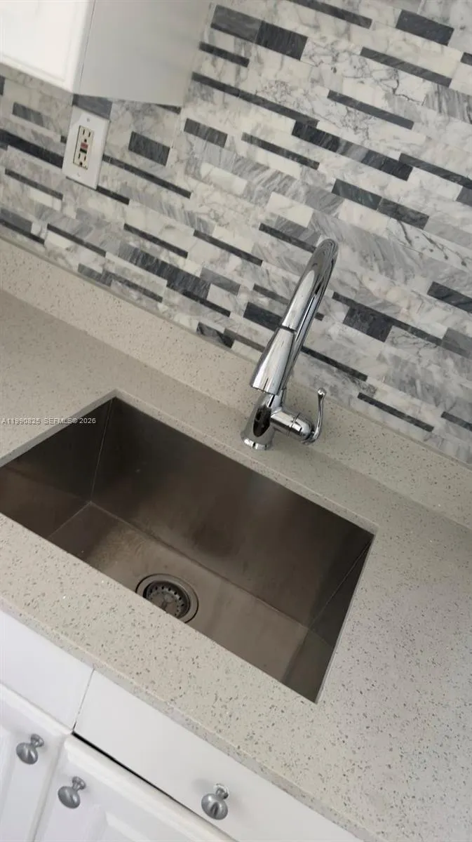 2800 NE 203rd St # 17, Aventura FL 33180
