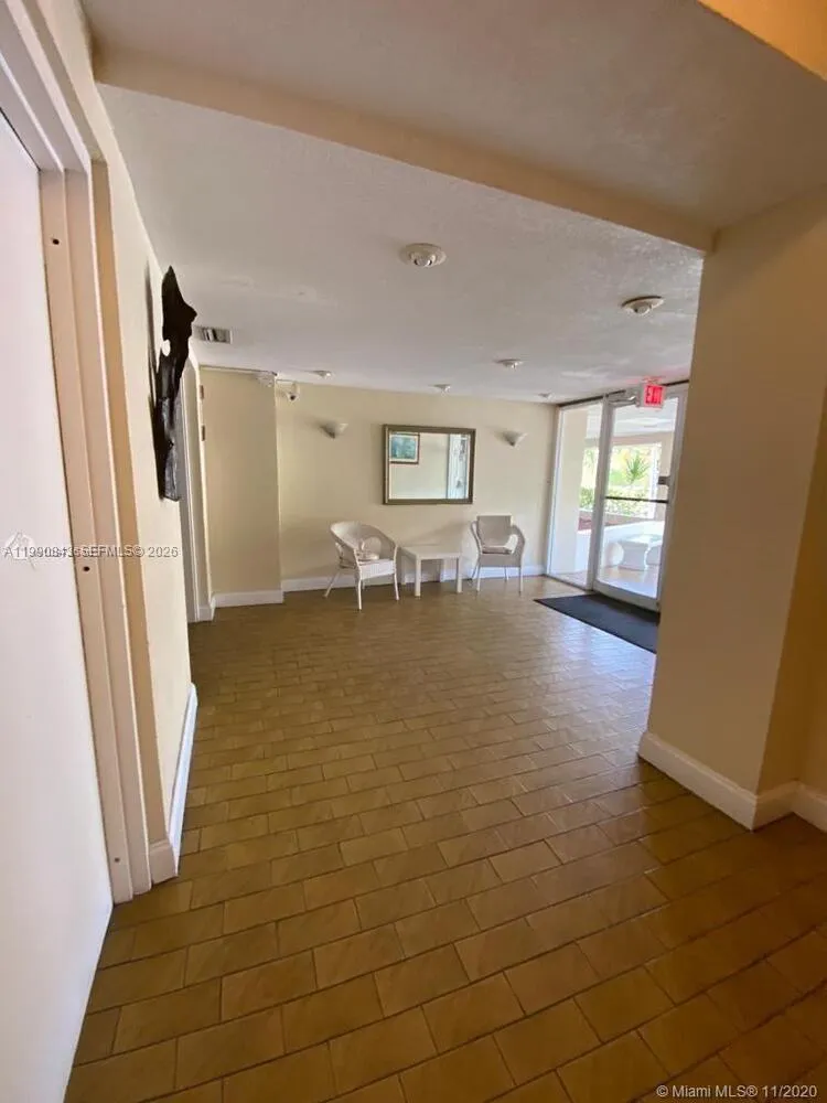 7601 Byron Ave # 3A, Miami Beach FL 33141