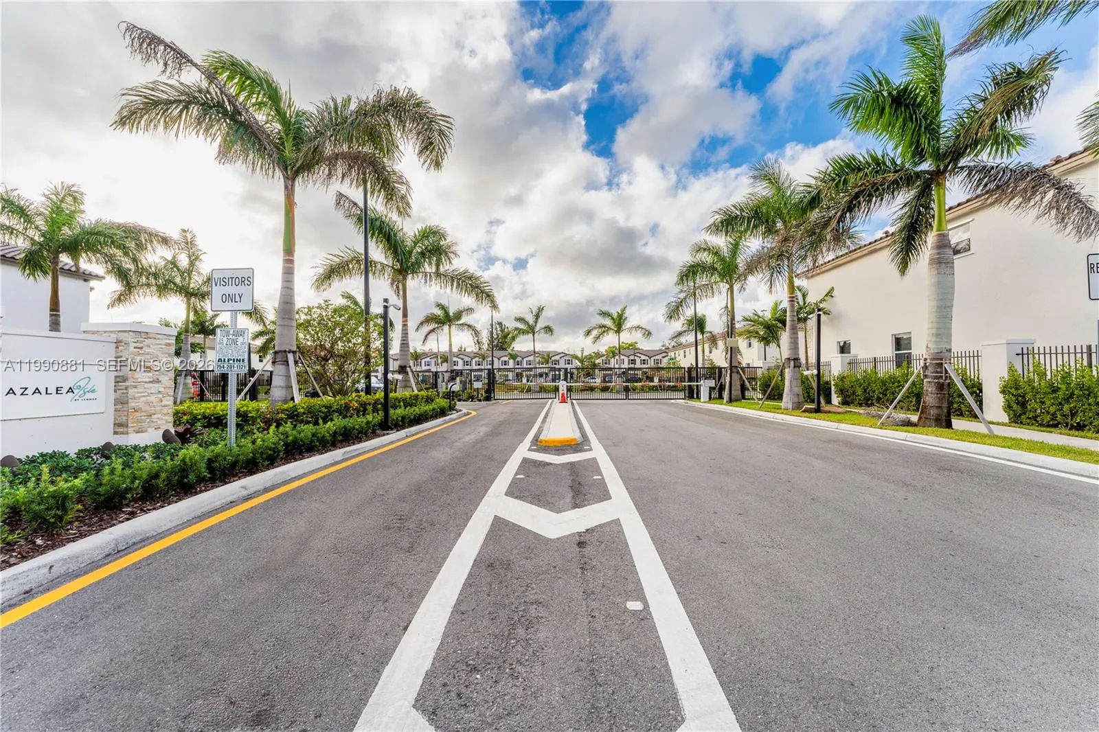 5514 NW 27th St, Lauderhill FL 33313
