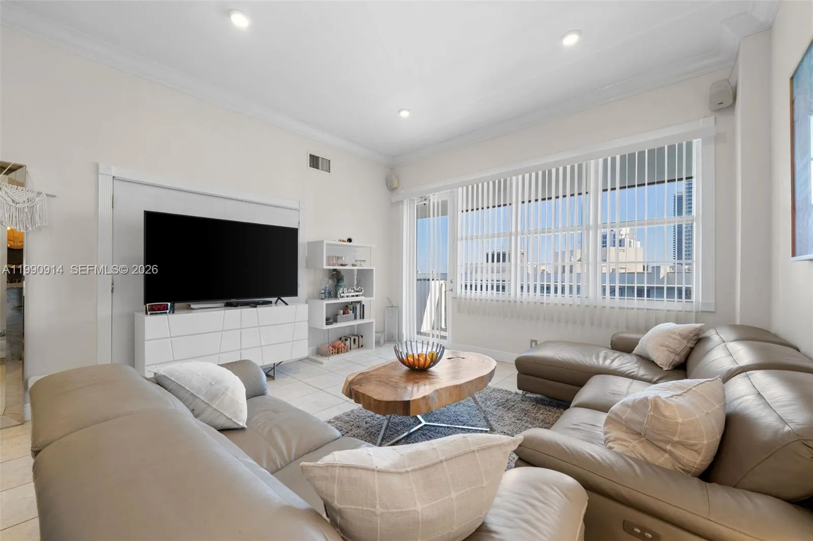 2 bedroom 2 bath for sale at 3725 S Ocean Dr, Hollywood FL 33019