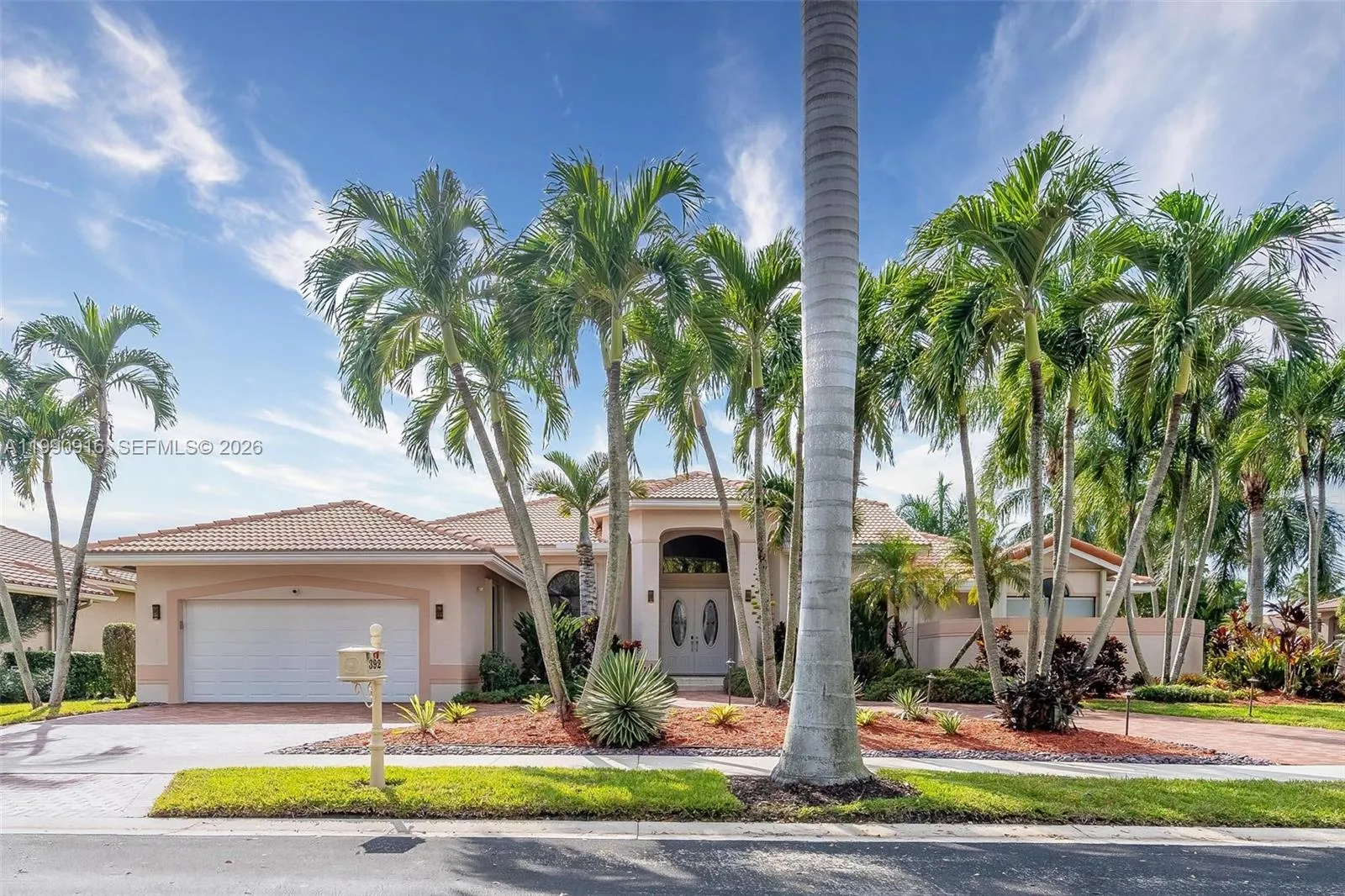 5 bedroom 3 bath for sale at 392 Coconut Cir, Weston FL 33326