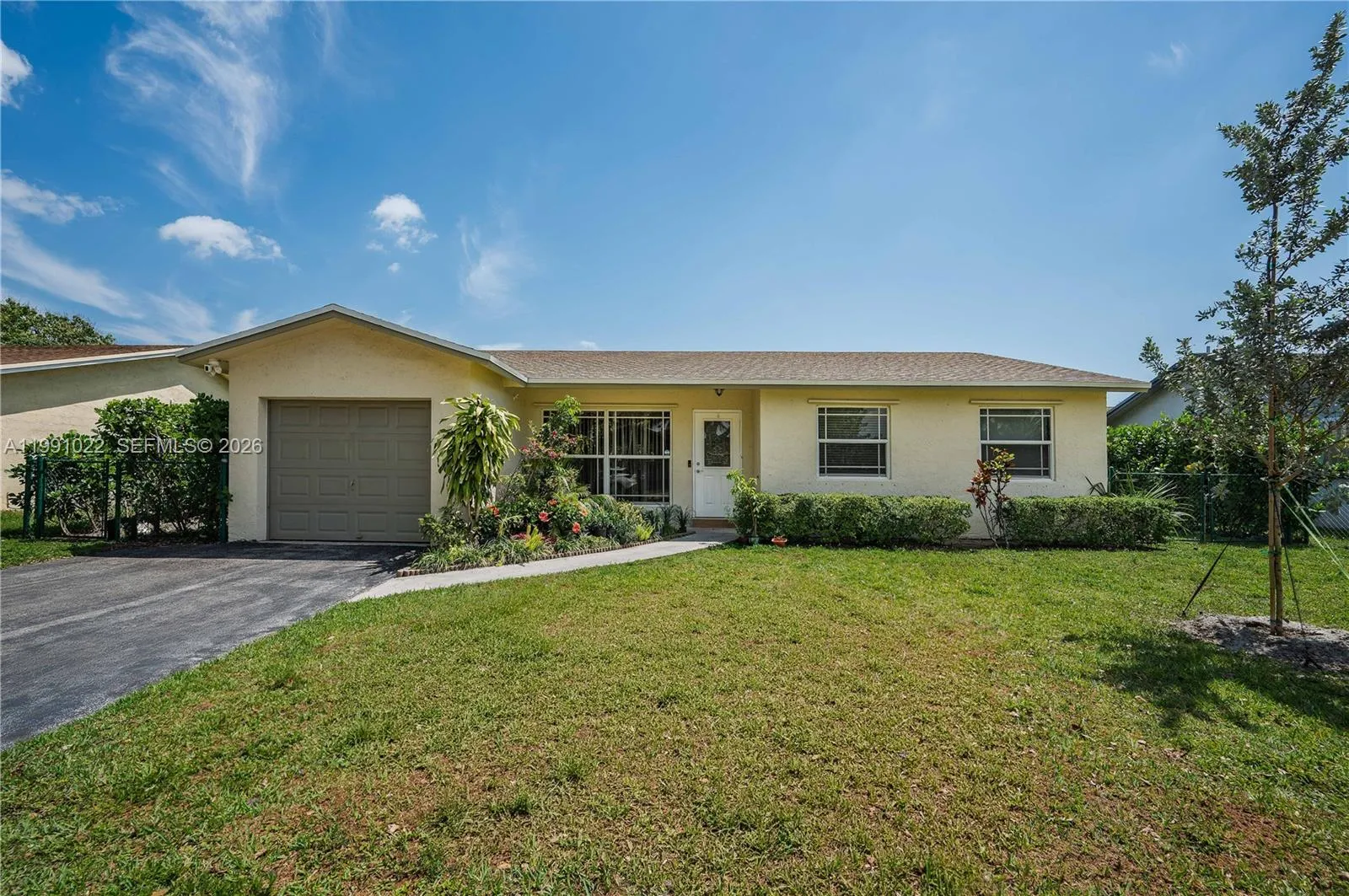 3 bedroom 2 bath for sale at 401 NW 83rd Way, Pembroke Pines FL 33024