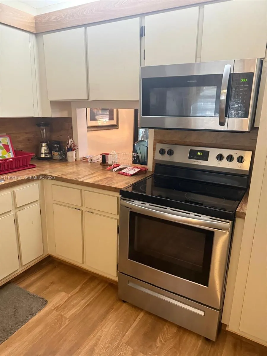 2 Briarwood Cir # 212, Hollywood FL 33024
