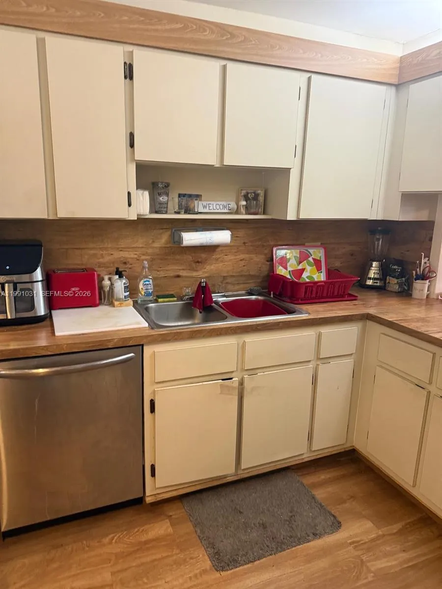 2 Briarwood Cir # 212, Hollywood FL 33024