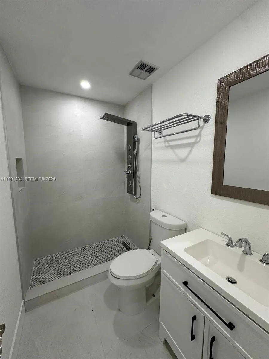 20926 SW 124th Ave Rd, Miami FL 33177