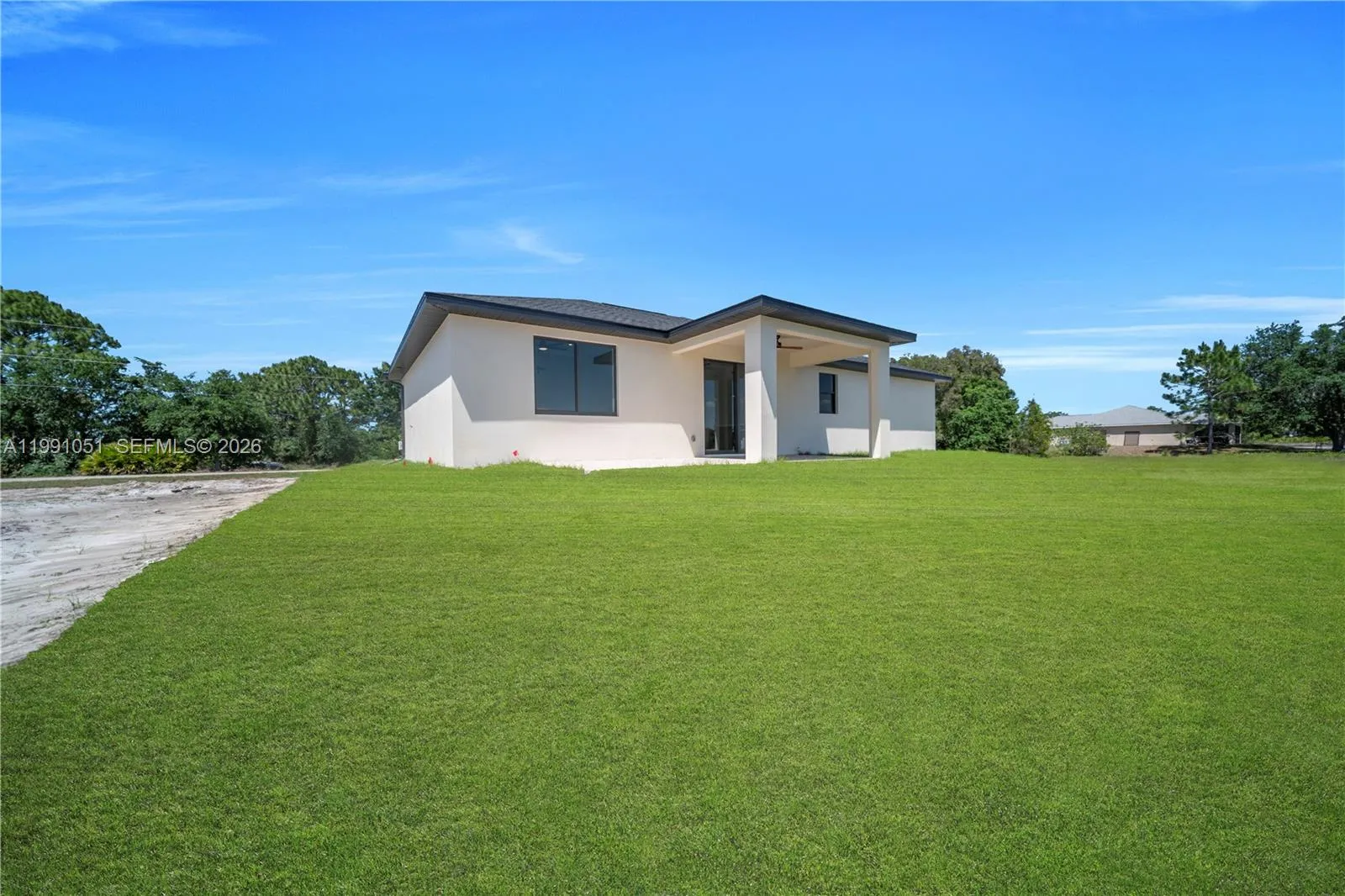 2707 29th St, Lehigh Acres FL 33976