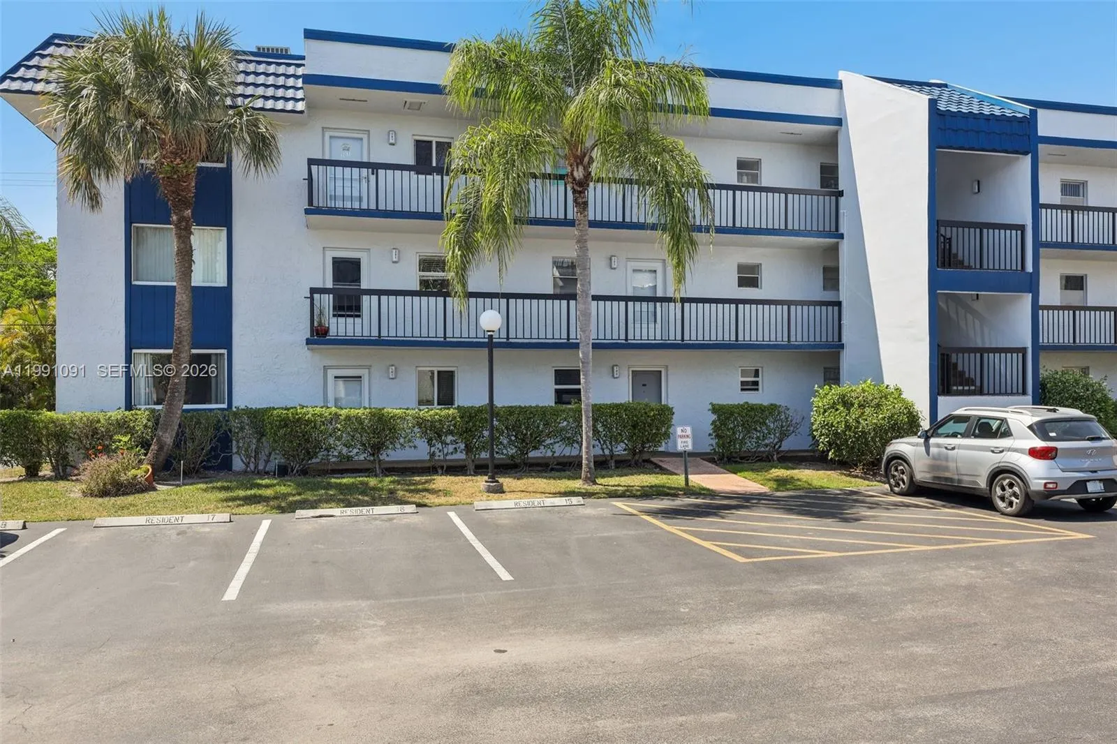 2 bedroom 2 bath for sale at 3050 N Holiday Springs Blvd # 101, Margate FL 33063