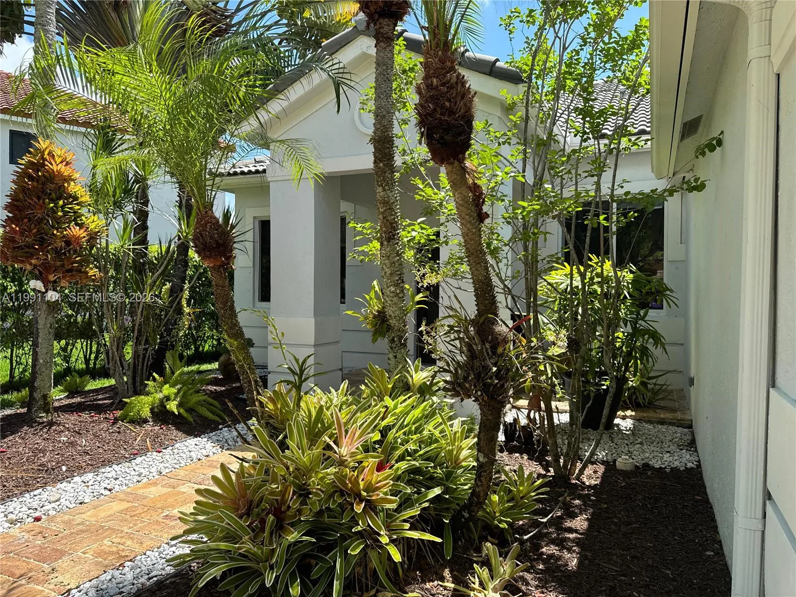 1137 Croton Ct, Weston FL 33327