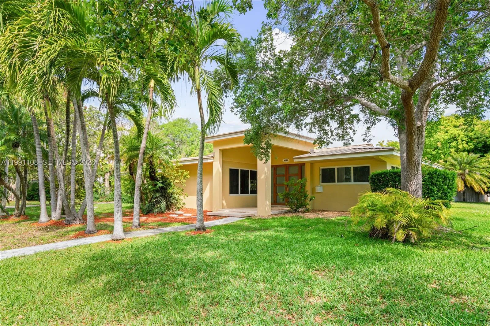 3 bedroom 2 bath for sale at 8201 SW 150th Dr, Palmetto Bay FL 33158