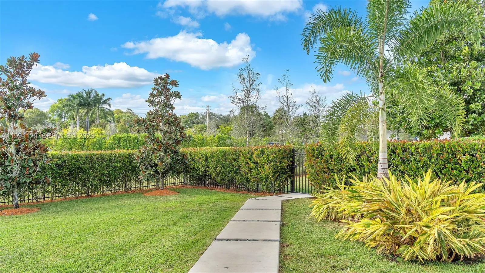 16772 Botaniko Dr S, Weston FL 33326