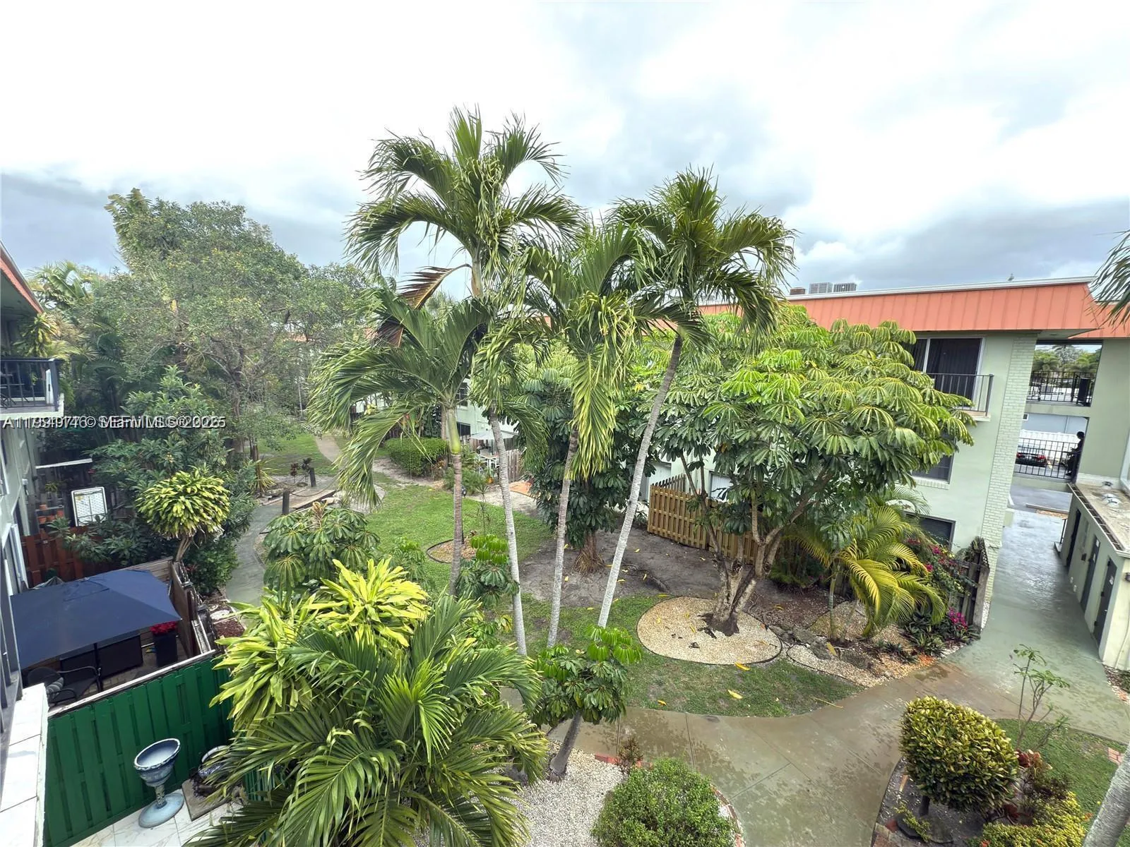 2 bedroom 2 bath for sale at 805 W Oakland Park Blvd # D19, Oakland Park FL 33311