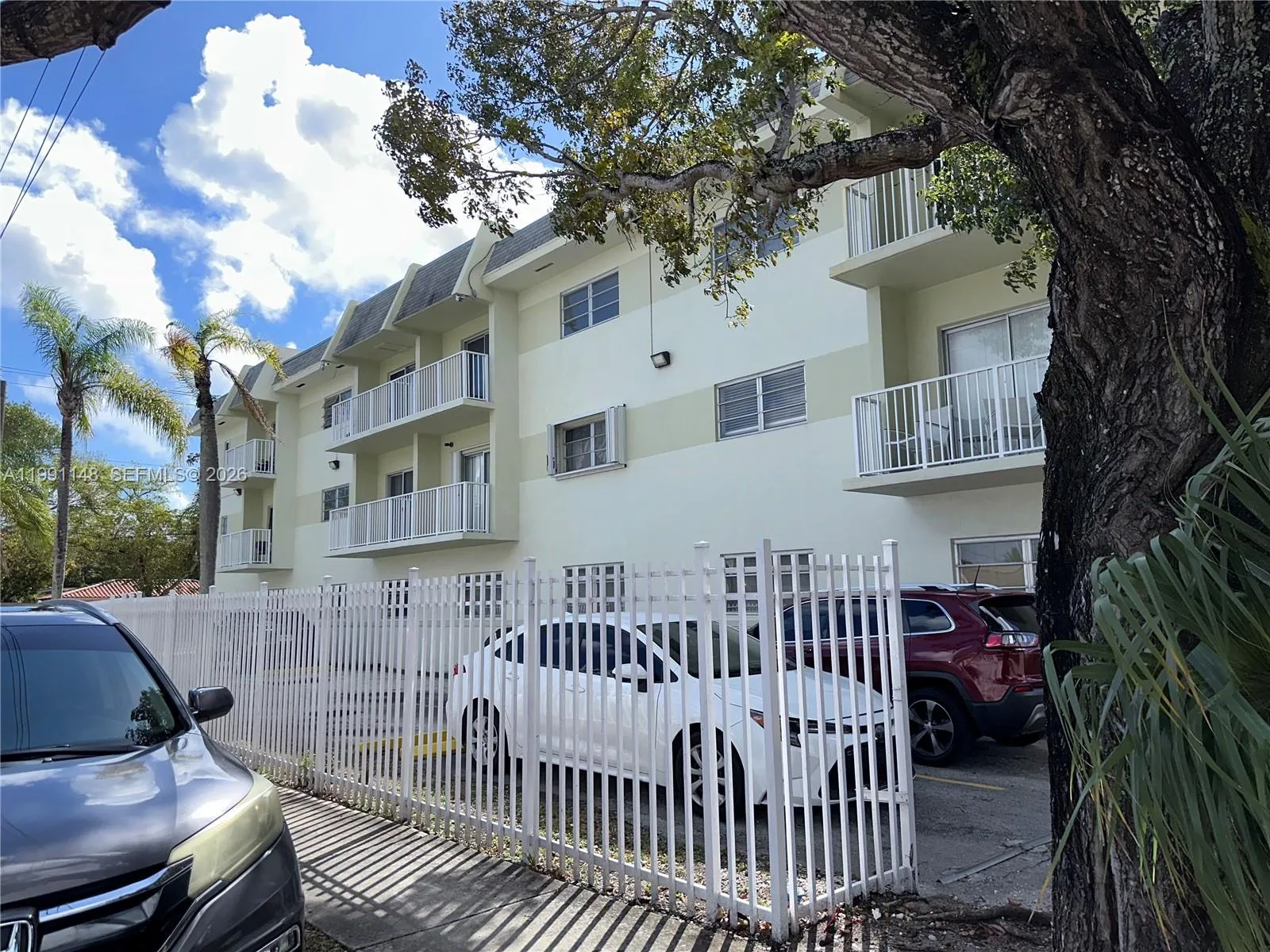 1 bedroom 1 bath for sale at 12890 NE 8th Ave # 107, North Miami FL 33161