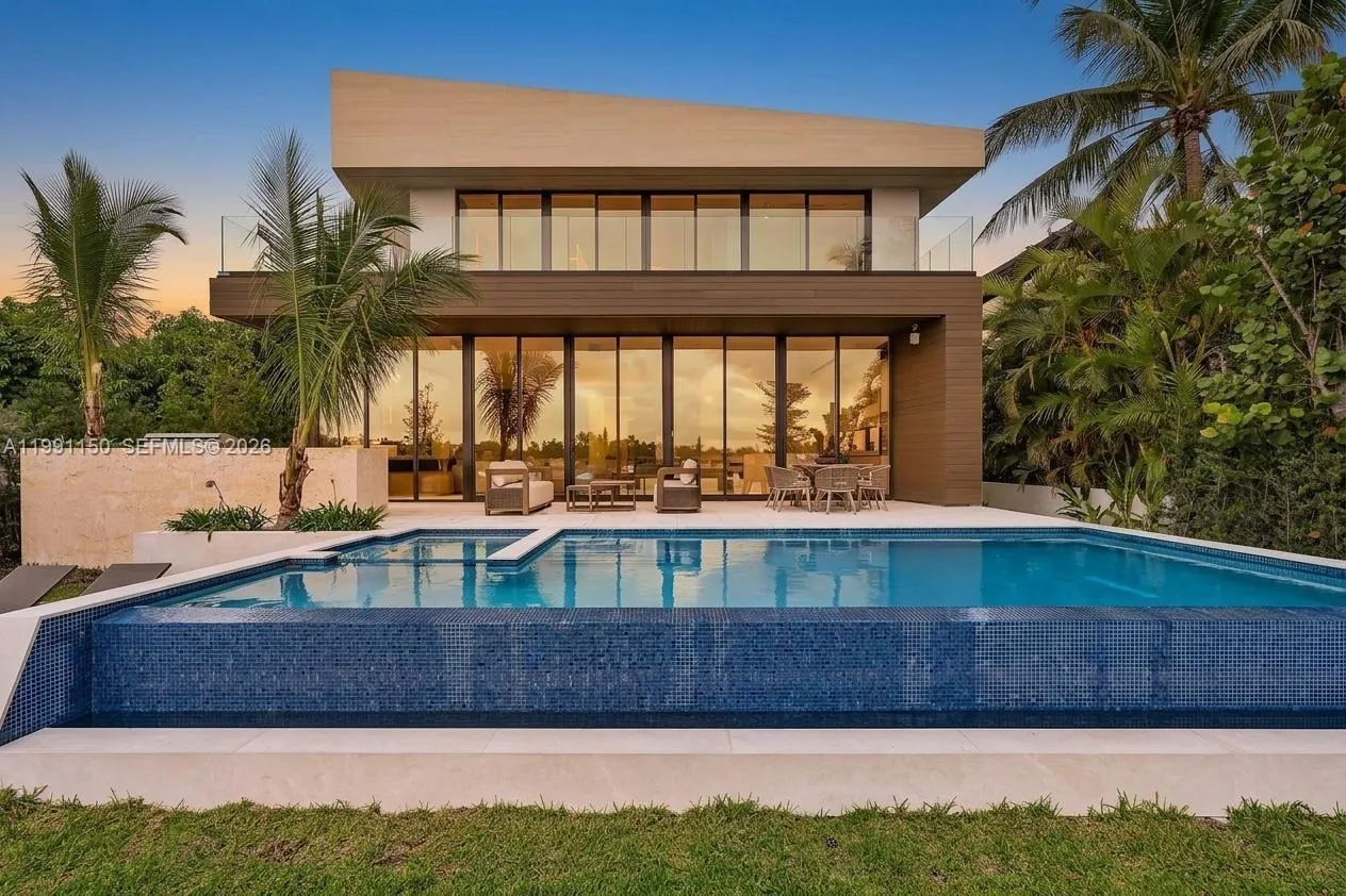 535 N Shore Dr, Miami Beach FL 33141