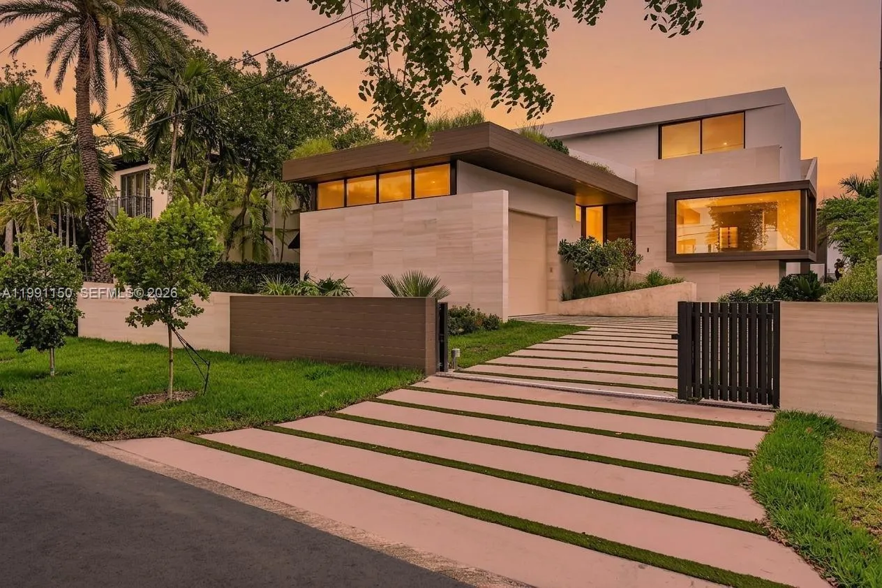 535 N Shore Dr, Miami Beach FL 33141