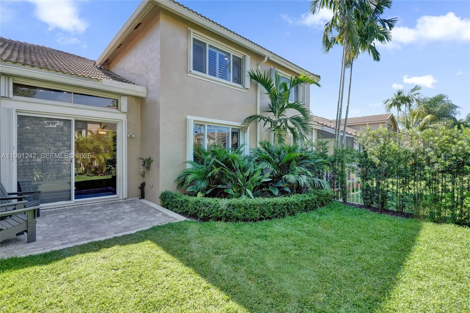 1062 SW 158th Ave, Pembroke Pines FL 33027