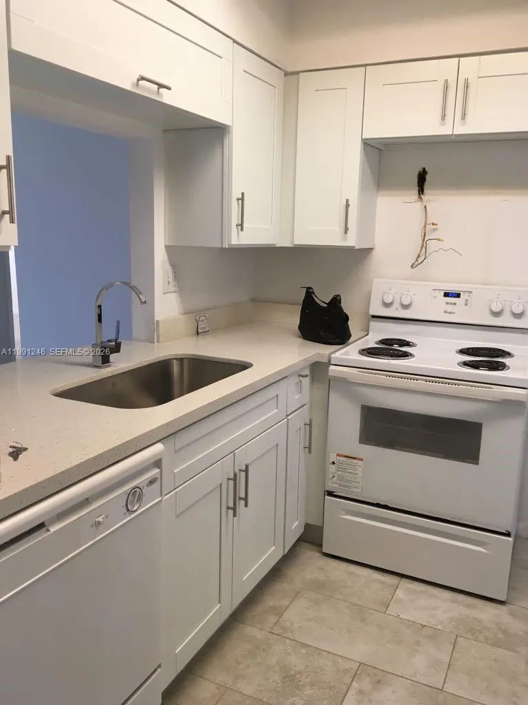 719 Gardens Dr # 106, Pompano Beach FL 33069