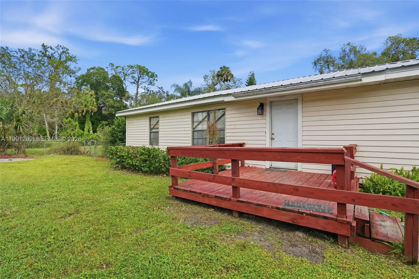 868 avalon ave, La Belle FL 33935