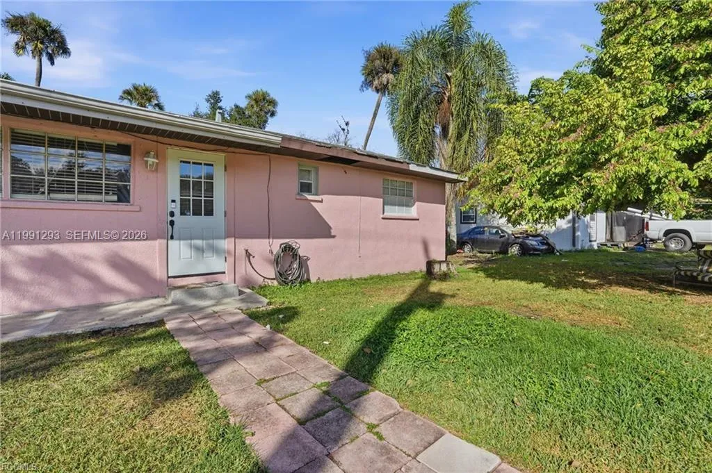 829 N bridge st, La Belle FL 33935