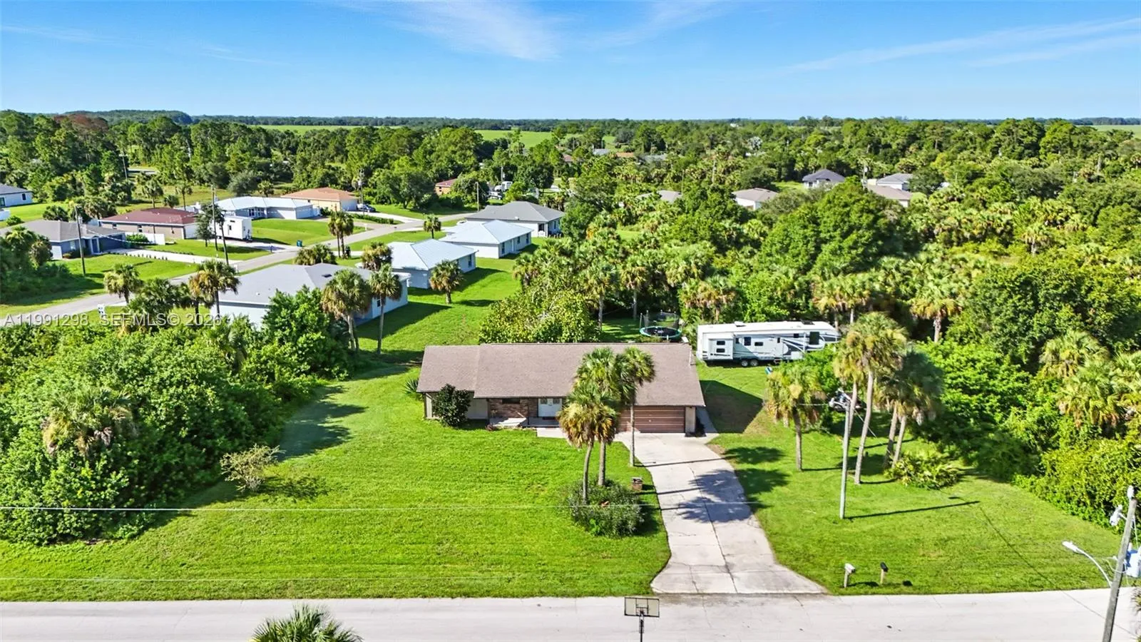 5006 pike ln, La Belle FL 33935