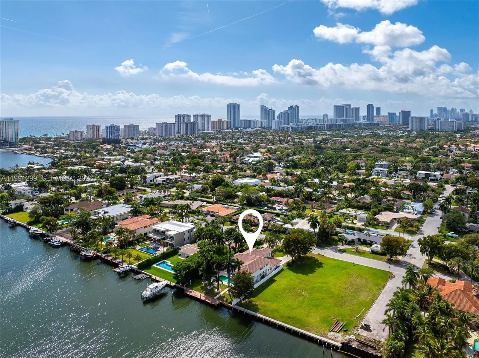 1047 S Southlake Dr, Hollywood FL 33019